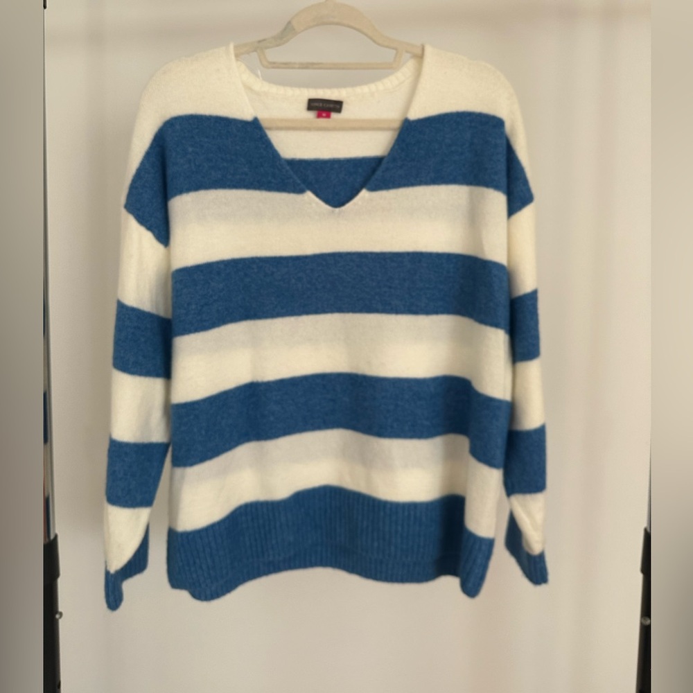Vince Camuto White and Blue Sweater